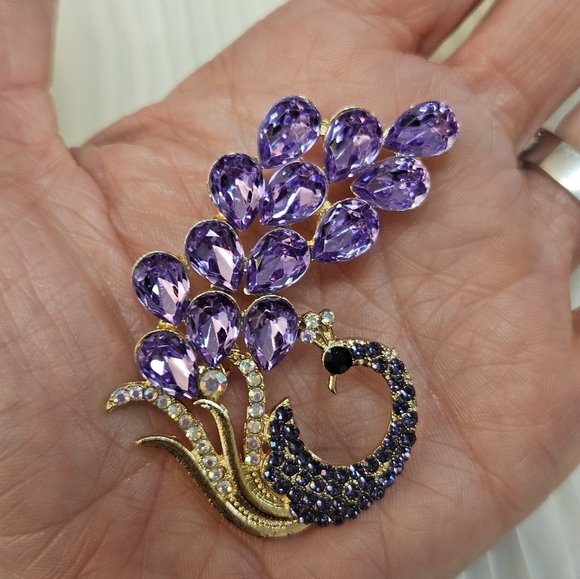 NEW Peacock Brooch - Picture 3 of 10